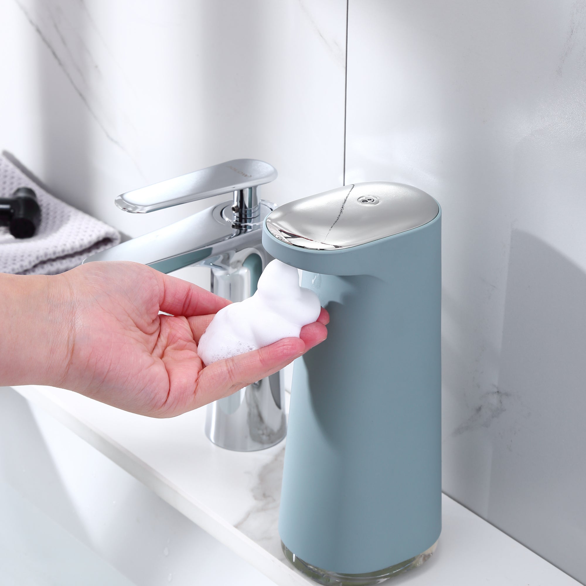 New Automatic Soap Dispenser USB Rechargeable Foaming Touchless Hand Free Portable Foam Liquid Soap Dispenser For Bathroom